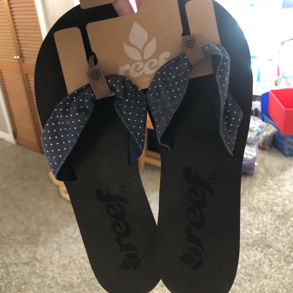 size 10 reef flip flops